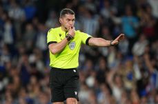 Kovács István fújja a sípot a Kolozsvári CFR osztályozóján