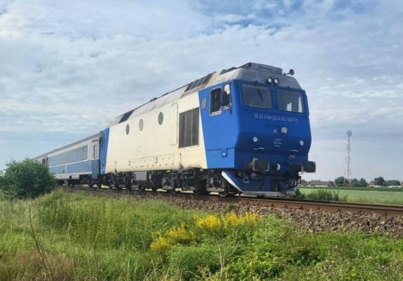 Bombariadó miatt vesztegelt a Magyarországról Bukarestbe tartó vonat a lugosi állomáson