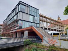 Kolozsvár: folytatódik a sportkomplexum építése a műemlék kétágú templom közvetlen közelében