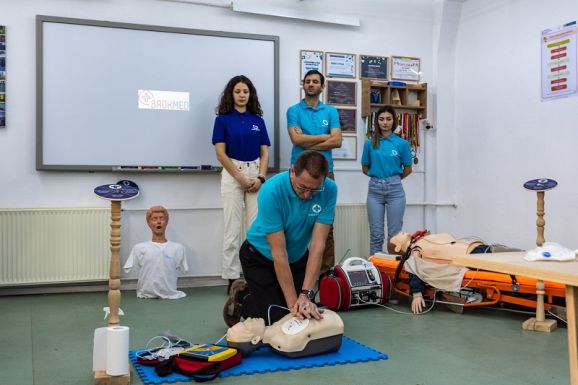 Kötelező elsősegély-oktatás bevezetését kérik az iskolákba