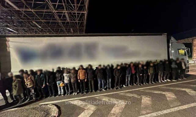 Kilencven migránst füleltek le Nagylaknál a határőrök