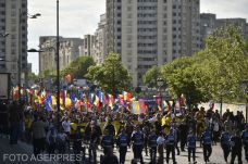 A kormány ellen tüntet az AUR Bukarestben