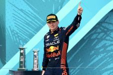 Forma-1: Verstappen a kilencedik helyről rajtolva is nyert Miamiban