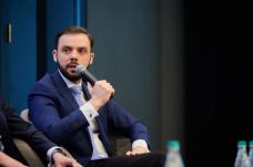 Pénzügyi államtitkár: új adók helyett az adóbehajtásra helyezik a hangsúlyt