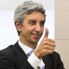 Médialincselést kiált Dan Diaconescu: 24 tévét és kiadványt perel