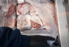 Lejárt szavatosságú és kétes minőségű ételek miatt bírságolt a fogyasztóvédelem a nagyváradi Street Food Fesztiválon