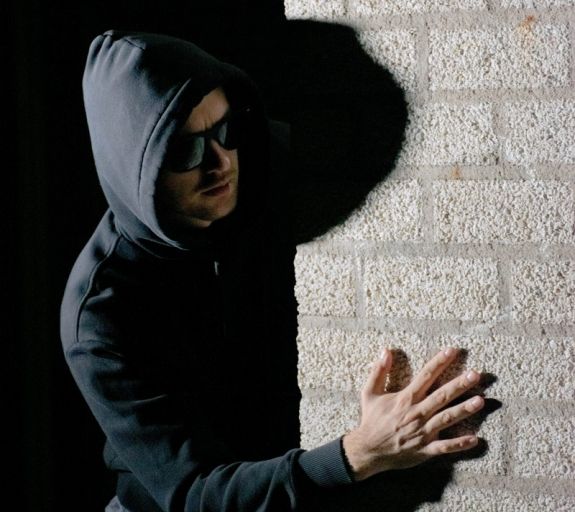 Kisstílű tolvaj: hét lejért tört fel egy autót