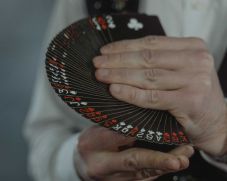 Bűvészmutatványba kezdett a kormány, hogy elkendőzze a valós költségvetési hiányt