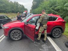 Europol: ötszáz lopott autót foglaltak le, kétszáz embercsempészt kaptak el