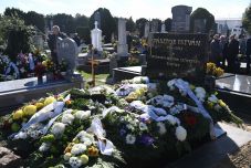 FRISSÍTVE: Végső búcsút vettek Pásztor Istvántól
