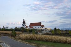 Nagy ünnep Kézdiszéken: újraszentelték a Szent Mihály műemléktemplomot