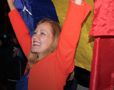 Visszalépteti pártja az EP-képviselői jelöltségtől a lánya által is homofóbiával vádolt polgármester-asszonyt