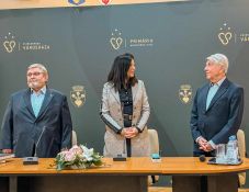 Korniss Péter világhírű fotográfus legújabb egyedi kötetét Csíkszeredában is bemutatták