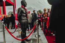 Magyar válogatott futballistának állítottak szobrot Aradon