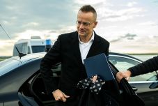 Szijjártó Péter: Ukrajna nem alkalmas az európai uniós tagságra