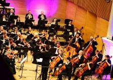 Figyelmeztető sztrájk a nagyszebeni filharmóniánál: a művészek szerint a koncert pluszmunka