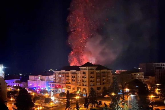 Leégett egy sportterem Gyulafehérvár központjában