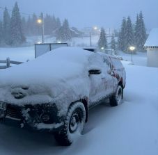 Turisták ragadtak Pádison, miután a havazás járhatatlanná tette az utat