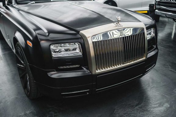 Sáncba hajtott Rolls Royce-szával Gigi Becali