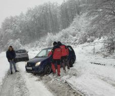 Több turista segítségre szorult a hó miatt Maros megye hegyvidékein is