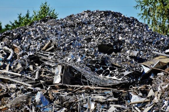 Kiterjedt ócskavas-maffiára csapott le a rendőrség