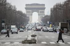 A francia szenátus első olvasatban elfogadta az új bevándorlási törvény tervezetét
