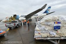 Sátrakat, ágyakat, matracokat, párnákat küld Románia a Gázai övezetbe