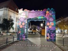 A kolozsvári karácsonyi vásár szervezőjének megint meggyűlt a baja a magyar felirattal