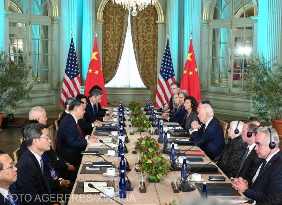 Kellemes megbeszélést folytatott Biden és Hszi, majd az amerikai elnök ismét lediktátorozta kínai hivatali kollégáját