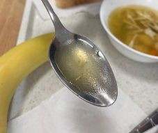 Kukacos leves, romlott hús a Rendőrakadémián – több tucat hallgató ételmérgezést kapott