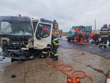 Gázszállító ütközött frontálisan egy kisteherautóval