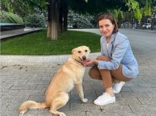 Diplomáciai incidens: megharapta az osztrák elnököt a moldovai államfő háromlábú kutyája