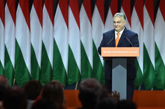 Újraválasztották Orbán Viktort a Fidesz elnökének