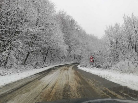 Szünetel az áramszolgáltatás Gyilkostón a heves szél és a havazás miatt