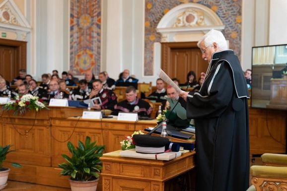 A BBTE díszdoktorává avatták Arturo Sosa Abascal jezsuita generálist