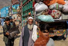 Afgán menekültek százezreit küldték haza Pakisztánból