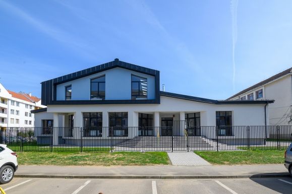 Többfunkciós épülettel bővült Sepsiszentgyörgy legnagyobb vegyes tannyelvű iskolája