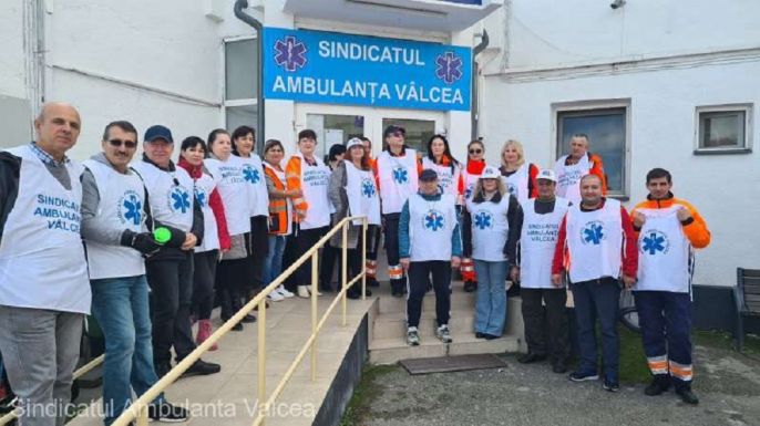 Felfüggesztették a tiltakozást és az éhségsztrájkot a mentősök