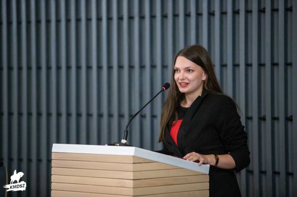 „Itt a diákoknak hangjuk van, és ennek ereje is van!” – 33 év után először női elnököt választott a Kolozsvári Magyar Diákszövetség
