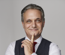 Nyáry Krisztián:„Ha egyszer sok időm és igazán nagy sütőm lenne, nekiállnék Bánffy Miklós Richelieu pulykájának”