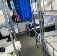 Karácsonyig online tanulnak a rendőr-akadémia diákjai, miután többen megbetegedtek a romlott ételtől