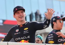 Verstappen rajt-cél győzelmet aratott az idényzárón
