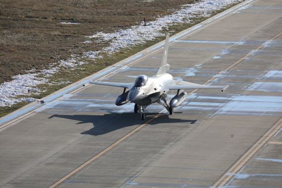 Megérkeztek az első F16-os vadászrepülők Norvégiából