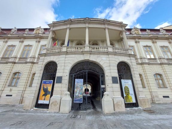 Hatalmas bért kell fizetnie a megyei tanácsnak a Bánffy-palotáért, visszamenőleg is