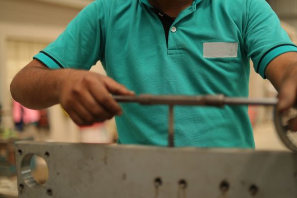 Az EU akár irányított legális migráció révén mérsékelné a munkaerőhiányt