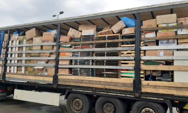 56 tonna illegális szemetet hoztak volna be Nagylaknál