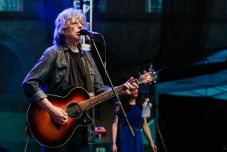 Több mint fél évszázada a színpadon – Bródy János Erdélyben turnézik