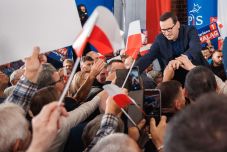 Izgalmas választás Lengyelországban: folytathatja-e a kormányzást a szuverenista jobboldal?