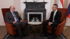 Szijjártó Péter: „Nekünk jó tapasztalataink vannak azokból az időkből, amikor Robert Ficoval kellett együttműködni”