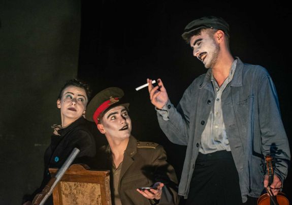 Milyen lehetőségeik vannak a friss diplomás művészeknek a munkaerőpiacon? Intézményvezetőket kérdeztünk